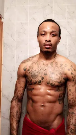 OnlyFans account  prettyboi-floydd header 2
