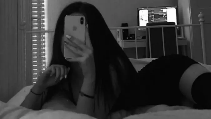 OnlyFans cuenta onlyzariatv header 2