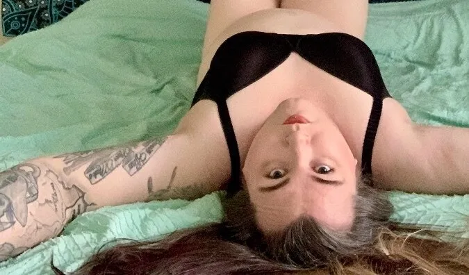 OnlyFans cuenta valkyrievixenx header 2