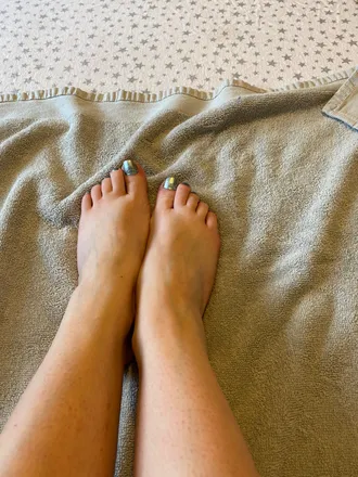 OnlyFans cuenta tootsy-footsy header 2
