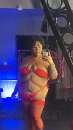 OnlyFans account  yoursweetestaddiction avatar 1