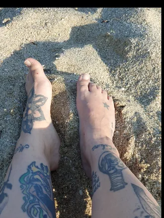 OnlyFans cuenta tattedsuicidefootfetish header 2