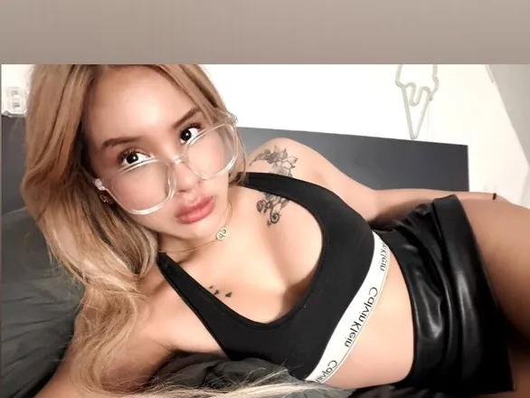 OnlyFans cuenta asian_vixen header 2