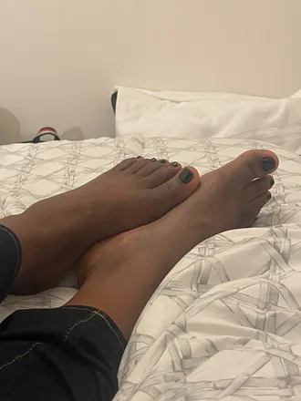 OnlyFans cuenta yourfeetish19 header 2