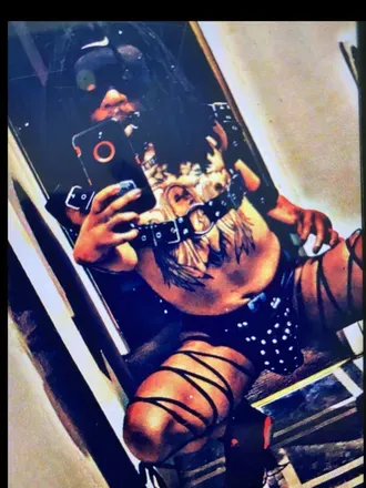 OnlyFans account  forevershort_21 avatar 1