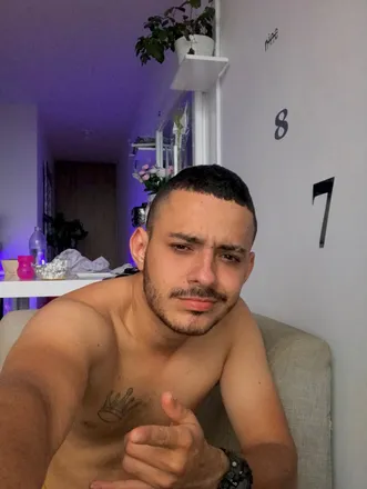 OnlyFans cuenta brayang18508173 header 2