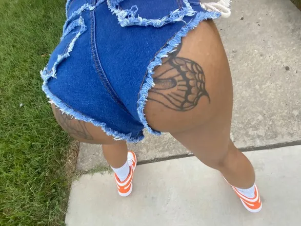 OnlyFans account  karuchee header 2