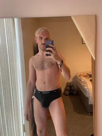 OnlyFans of adeeerm