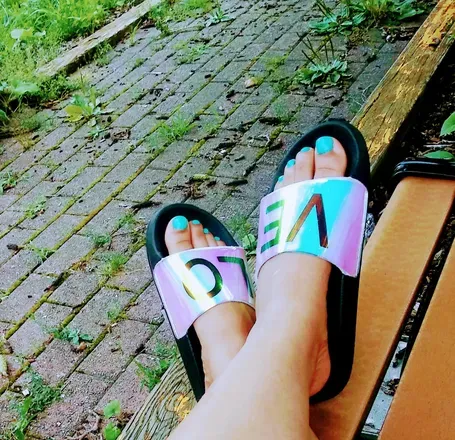 OnlyFans cuenta caramelbaddiiee header 2