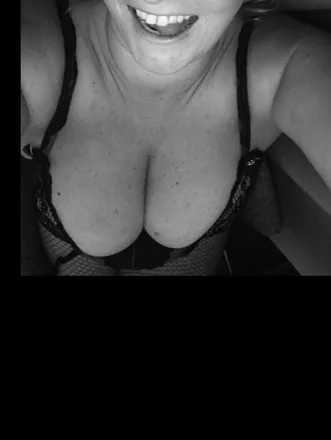 OnlyFans account  ash87ly header 2