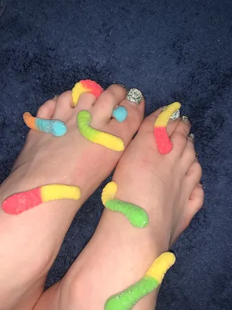 OnlyFans account  u1feetfreaks69 header 2