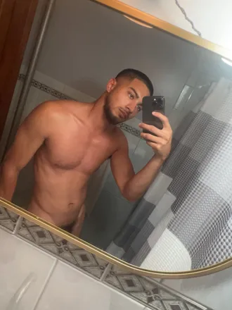 OnlyFans account  gullyguymass header 2