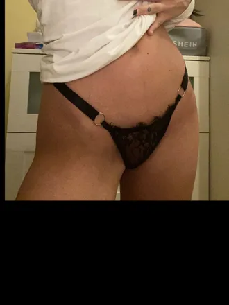 OnlyFans cuenta imscarlett.00 header 2