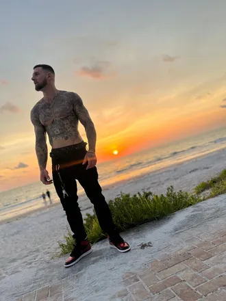 OnlyFans cuenta iluvaszzz header 2