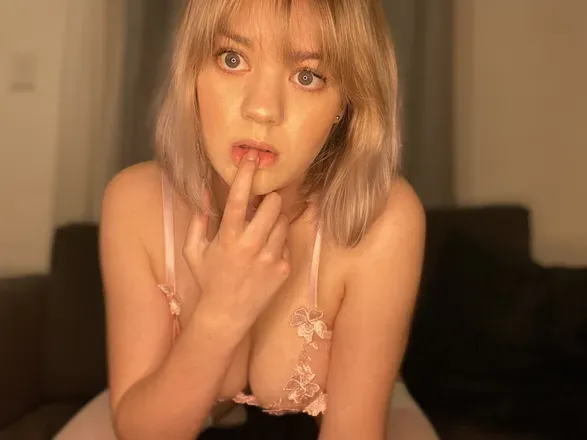OnlyFans account  erininlacefree avatar 1