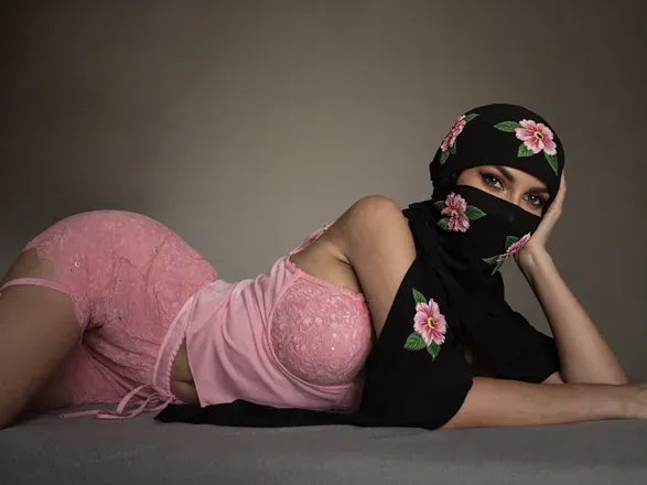 OnlyFans cuenta yasmin_habibi header 2