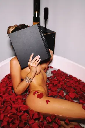 OnlyFans cuenta amandamaelynn header 2