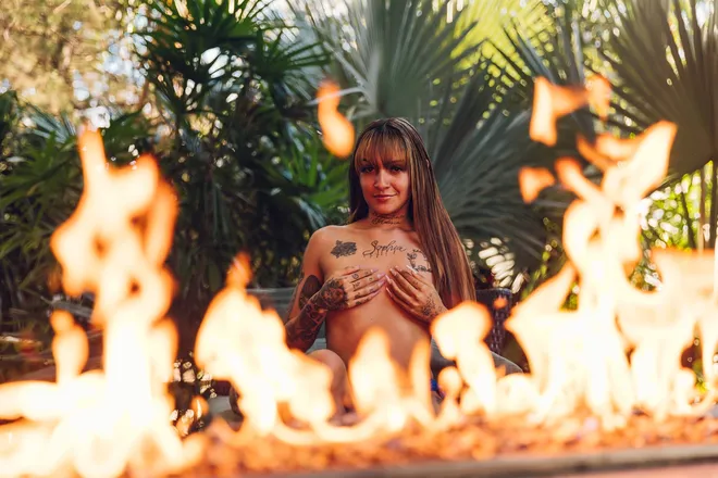OnlyFans account  mariamarchena header 2
