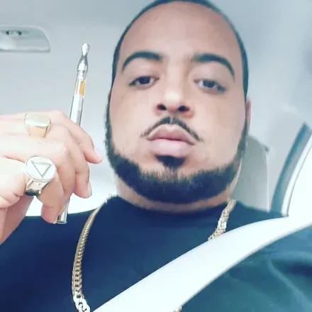 OnlyFans cuenta kingsmokee420 avatar 1