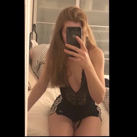 OnlyFans cuenta kittycampbell header 2