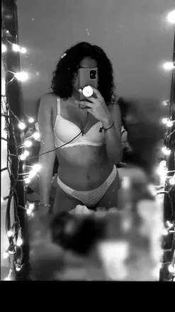 OnlyFans cuenta momy.hi avatar 1