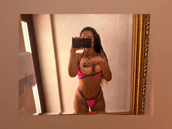 OnlyFans cuenta love-potion header 2