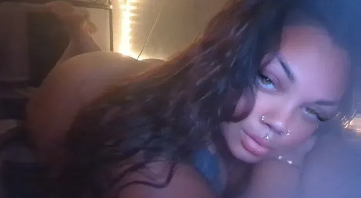 OnlyFans cuenta mizzyraeofficial header 2
