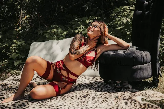 OnlyFans cuenta northeast_nicole33 header 2
