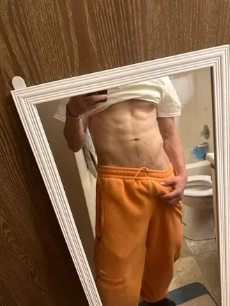 OnlyFans cuenta average.eggplant.x3 avatar 1