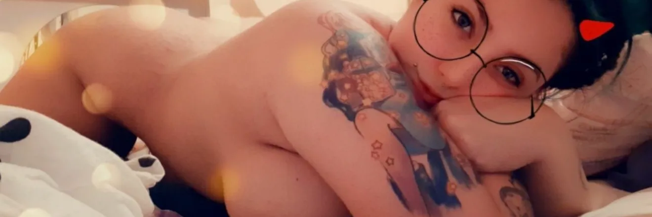 OnlyFans account  emilycorpse header 2