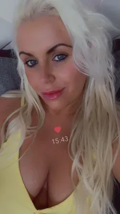 OnlyFans cuenta blondebitch32 avatar 1