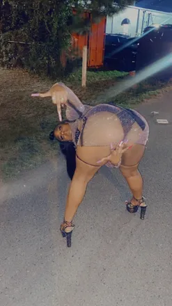 OnlyFans cuenta tongue_goddess header 2