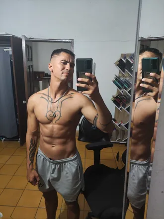 OnlyFans cuenta latinparrass header 2