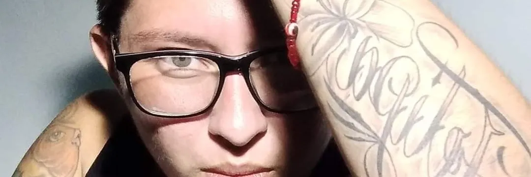 OnlyFans cuenta alex010820 header 2