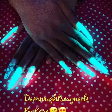 OnlyFans cuenta damnrightsexynails420 avatar 1