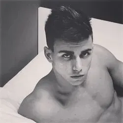 OnlyFans account  mew24u avatar 1