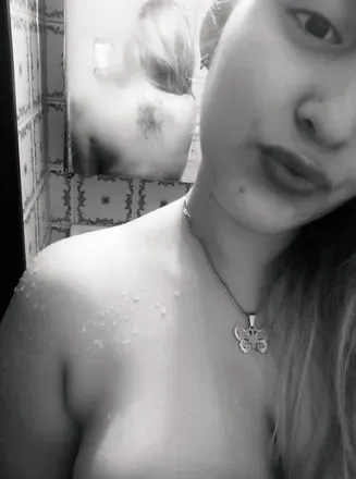 OnlyFans cuenta apriill09 header 2
