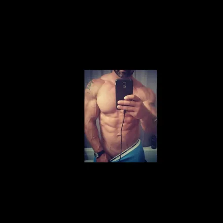 OnlyFans cuenta muscledaddy0713 header 2