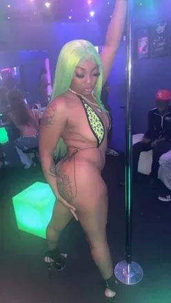 OnlyFans cuenta navamariee23 avatar 1