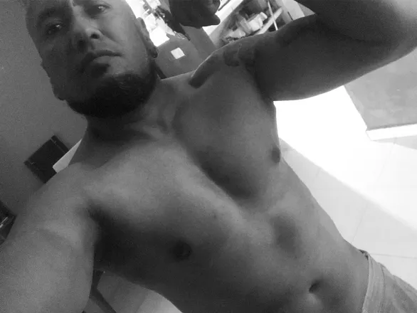 OnlyFans cuenta ghatto69 header 2