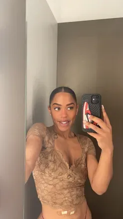OnlyFans account  navea avatar 1