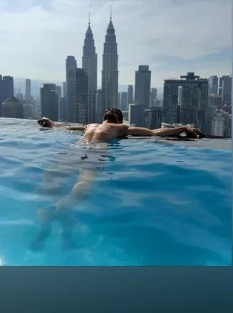 OnlyFans cuenta faris_khan28 header 2