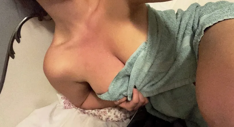 OnlyFans cuenta emmycurves header 2