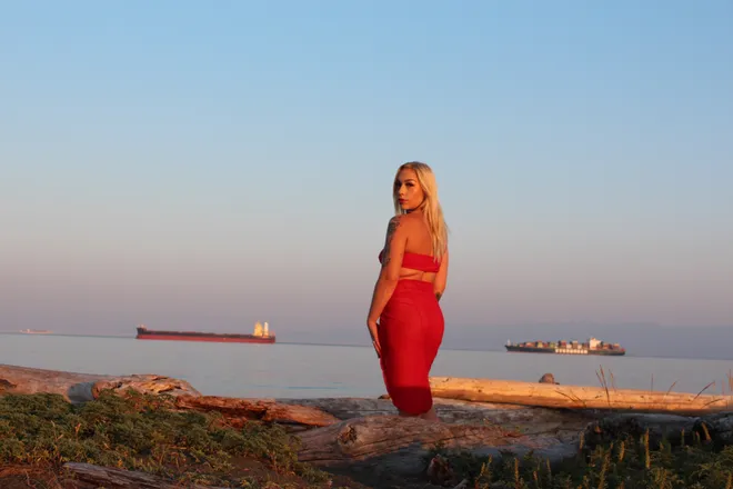 OnlyFans cuenta tellyourbrokefriends header 2