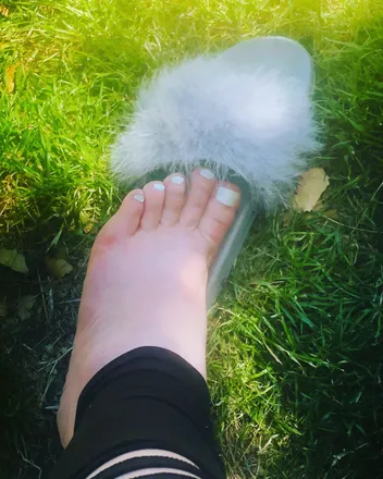 OnlyFans cuenta romanyfeet header 2