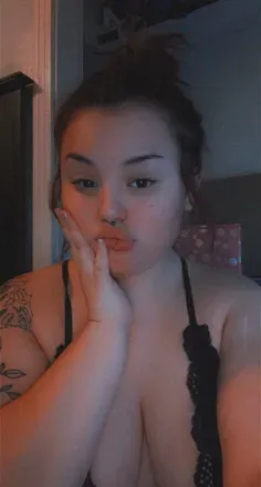 OnlyFans account  hxllywxxdwhxre avatar 1