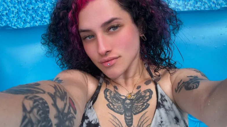 OnlyFans cuenta curlyhead420 header 2