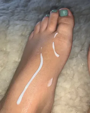 OnlyFans cuenta pulguitafeet header 2