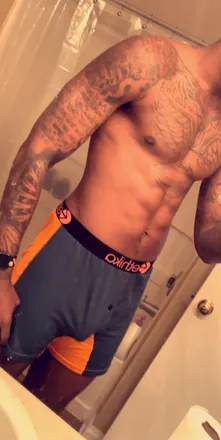 OnlyFans cuenta sixfoot8zaddy header 2