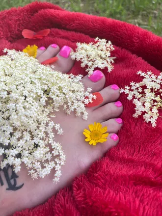 OnlyFans cuenta scorpioofeet header 2